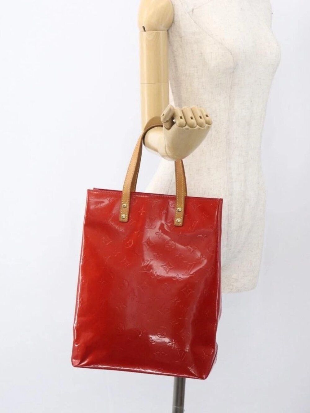 LOUIS VUITTON Monogram Vernis Reade MM Hand Bag Red Rouge